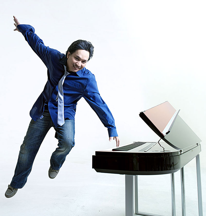 Rolling-Stone-Keyboard-Heroes-Yovie